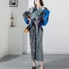 Robes Miyake robe plissée grande taille printemps/été 2023 nouveau haut de gamme Style occidental imprimé manches chauve-souris amples col en V robe plissée femme