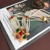 Collier ras du cou élégant rétro courtois pour femme avec collier de perles multicouches émaillées colorées