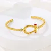Mode smycken Dubai guldsmycken uppsättningar för kvinnor 18k guldpläterad vriden rostfritt stål hästsko armband