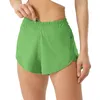 Ll feminino esportes yoga shorts 2.5 polegadas bolsos laterais soltos fiess correndo venda quente cuecas femininas secagem rápida respirável esportes shorts