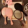 Narzędzia do makijażu Vintage rzeźbione ręczne próżność lustro Makeup Makeup Spa Salon Makeup Vanity Ręcznie lustro Kosmowe kompaktowe lustro dla kobiet J230601