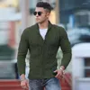 Suéteres para hombre, cárdigan con cuello en V abotonado a la moda para hombre, suéter Vintage de otoño, chaquetas, abrigos de punto sólidos informales cálidos de invierno 2023