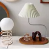 Lampy stołowe ins lite drewno retro lampa kreatywna plisowane biurko nocne domy pobyt w sypialni dzieci