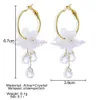 Stud iparam mode koreanska kvinnors blomma vita akryl dropp varma örhängen brinco smycken grossist g230602