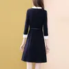 Klänningar Evnisi Kvinnor Navy Dress Mesh Pearl Spring Oneck Fashion Sashes High midja Aline Dresses Kneelength Splic Blue Ol Dress