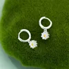 Stud New Korean daisy stud adecuado para la temperatura de las mujeres dulce abeja girasol cristal zircon pendientes niñas fiesta joyería regalos G230602