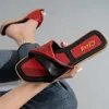 Femmes pantoufles chaussures d'été pour tongs en caoutchouc diapositives plage Designer sandales plat 2023 sur plate-forme tongs Sabot luxe