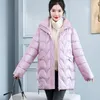 Trench da donna 2023 Inverno Coreano Abbigliamento Donna Lungo Parka Piumino lucido Giacca imbottita in cotone Moda Casual Cappotto caldo