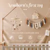 Mobiler# Baby Rattles Toys 0-12 månader för Baby Born Crib Bed Wood Bell Mobile Toddler Rattles Carousel For Cots Kids Musical Toy Gift 230602