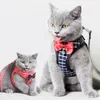 Leads Fashion Anchor Cat Harness and Leash Set Justerbar bröstbandväst med Bell Ribbon Bow Walking Lead för Kitten Puppy Dogs