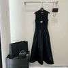 Robes décontractées de base Designer Pure Lust Style Robe noire sans manches à grande balançoire avec une taille fine pour un sens élégant, petite robe de soirée, longue C805