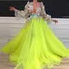 Lemon Green Long Sleeve Deep Sukienki na sprzedaż w dekolcie 2023 RABE DE SOIRE 3D Flowers Tiulle Elegancka bajkowa suknia wieczorna