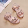 Sandaler 2023 Sommarn New Girls 'Sandals Kids Love Princess Shoes Barn Fashion Casual Soft Bottom Non-Slip Beach Sandal R230603