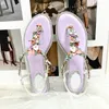 Spännande tå Sandaler Rene Caovilla Blomma Kristallkrona dekoration skodesigners Rhinestone Narrow Band Platt klack skor 35-43 kvinnor casual Sandal med låda