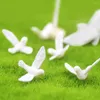 Dekoratif çiçekler küçük beyaz güvercin modeli simülasyonu masaüstü süsü yapay mini ev aksesuarları
