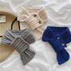 スカーフ冬の屋外温かい女性のための柔らかい編みウールサーマルショールネックカラーの素敵なボタンアクセサリーと固体