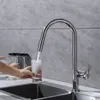 Mutfak muslukları kaliteli pirinç lavabo musluk soğuk su çekin karıştırıcı musluk katı bakır fırçalanmış altın/siyah