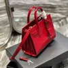 Kvällspåsar 2023 Toppklass Crocodile Red Leather Women's Portable Shoulder Bag Luxury Casual Desing High-End Fashion