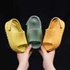 Sandales Enfants Enfant Toddler Chaussures Garçons Filles Mode Soild Couleurs Anti-Slip Léger Slip-On Sandales Doux Salle De Bains Pantoufles R230603