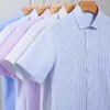 Chemises décontractées pour hommes été hommes rayé chemise à manches courtes homme affaires Fit travail bureau porter garçons jaune bleu bouton grande taille Xxl