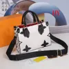 Borsa Louise Tote YK X Mini OnTheGo PM con stampa zucca M46467 Borsa Viuton in pelle Yayoi Kusama con punti 2023 ON THE GO