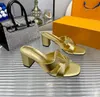 Kvinnors äkta läder platt botten tofflor Fashion Letter Hollow Out Sandals Show Party Wedding Summer Lightweight Beach Shoes 35-43