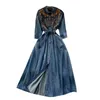 Klänningar Retro Heavy Industry Brodery Design Highend Ladies Temperament Long SingleBreasted Denim Dress Women Belted Robes M1634