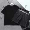 Męskie dresy mody Summer T koszule + krótkie zestawy odzieży z literami Casual Streetwear Trend Suits Men Dreyble Tees Pants 005