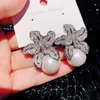 Designer de moda Diamond Zirconia Flower Sparkle Pearl Stud Brincos para mulheres meninas com jóias de estilo chique clássico post deslumbrante