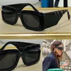 Partihandel Fashion Solglasögon med UV 400 -skydd för kvinnor Square Frame kommer med Case Classic Solglas