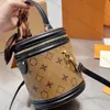 Nova bolsa de grife feminina bolsa crossbody clássica Bolsas sênior trazem às pessoas bolsa de boa sorte enviam fita perfeita