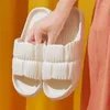 Chaussons Mntrerm 2023 pour la famille des femmes d'été semelle épaisse intérieur maison bain décontracté