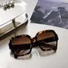 hot womens sunglasses fashion unique gradient color lens highest version of mens sunglasses versatile classic fashion ins Netflix the same paragraph