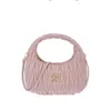 Novas bolsas femininas 23ss Miui em couro de vaca Bolsas Miu Bolsas de praia Ombro Wander Matelasse corpo cruzado Designer Zipper Alça de embreagem Bolsas femininas totes