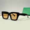 Блестящие черные квадратные коренастые солнцезащитные очки Женщины дизайнерские солнцезащитные очки летние солнечные солнечные солнечные лучи гафас де Соль Сонненбриль оттенки UV400 Очератели с коробкой