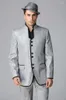 Erkekler Açık Gri Stand Yakası Erkekler Custome Homme Son Tasarımlar 2023 Moda Smokin Serin Yakışıklı Parti Prom Takımları (Ceket Pantolon)