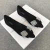 Vår/sommar 2023 Nya platta skor med gummi mocka båge temperament joker elegant och bekväm pendlare avslappnade kvinnors skor.