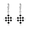 Urok kolczyki żeńskie Sterling Srebrny czarno -biała szachownica Kleje klejowe Kolczyki dla kobiet biżuteria Girl Prezent R230605