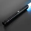 Bâtons lumineux LED Sabre laser à balançoire lisse RVB 12 jeux d'effets sonores Heavy Dueling Laser Sword 15 Changement de couleur Force FX Blaster FOC Lock Up 230605