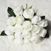 Dekorativa blommor 18st/partier Artificial Rose Wedding Bouquet Silk Flower for Home Party Decoration Fake Christmas