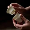 ティーウェア2pc/ロット30ml手作りアプリコットホワイトセラミックティーカップアンティークスモールバケツハットティーカップ日本語カンフーティーセット磁器マスターカップ