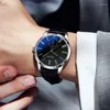 Armbanduhren Herren 2023 Uhr Römische Ziffern Blu-Ray Schwarzes Kunstlederband Quarz Analoge Business-Armbanduhr