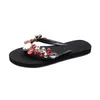 Elegante Hausschuhe Frauen Tragen Mode 2023 Sommer Neue Flache Flip-flops Joker Farbe Strass Sandalen und Sandalen Damen Schuhe.