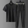 Chándales para hombre, traje deportivo informal de seda helada de verano, camiseta fina plisada, pantalones, conjunto de dos piezas, chándal transpirable de alta calidad 230605