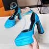 Klänningsskor Runway Platform Pointed Toe Super High Heel Pumpar Slik Satin Grunt mun Ankle Strap Sandals Spring Sexy Party