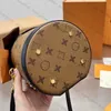 Nova bolsa de grife feminina bolsa crossbody clássica Bolsas sênior trazem às pessoas bolsa de boa sorte enviam fita perfeita