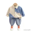 Kläderuppsättningar 2023 Korean Style Baby Boy Outfit Set Kids Tracksuits For Boys Patchwork Långärmad skjortor Jeans 2st barnbarn