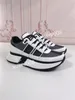 Topp Mens Classics Casual Shoes Designer Leather Lace-Up Sneaker Fashion Running Trainers Letters Woman Shoes Flat Printed Gym Sneakers