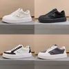 Top qualité hommes chaussures décontractées Designers baskets signe Triangle mode en cuir véritable plate-forme plat hommes formateurs avec boîte 38-46