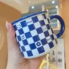 Tasses soucoupes Ins simple tasse en damier avec paille et couvercle cuillère belle grande capacité lait de café flocons d'avoine tasse de petit déjeuner en céramique